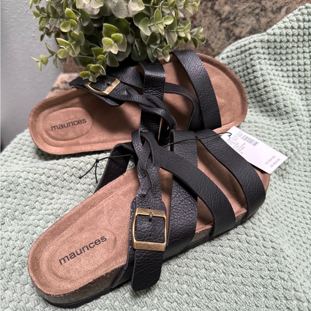 NWT Maurices “birkenstock” like Sandals